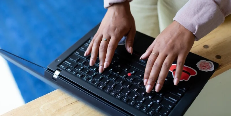 Red Hat увольняет сотни сотрудников на фоне рекордной прибыли