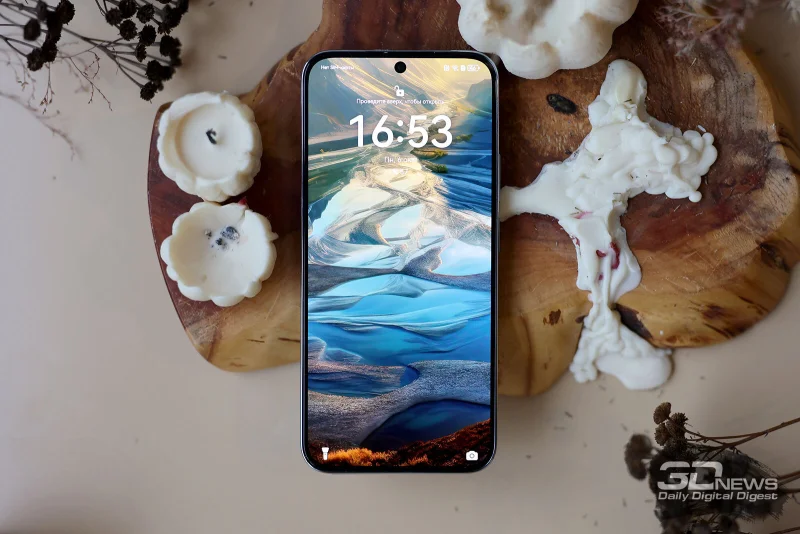  HUAWEI nova 14, лицевая панель: в верхней части по центру — одинарная фронтальная камера, под кромкой — разговорный динамик 