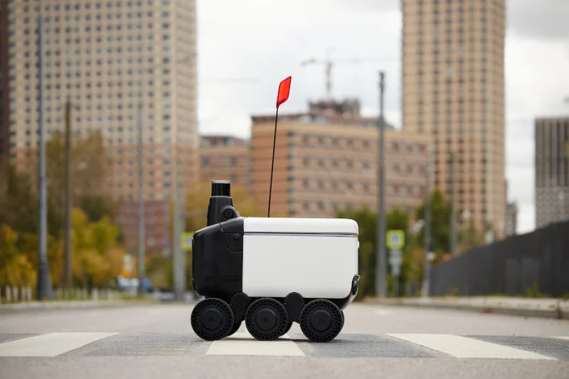 «Яндекс» заменит тысячи курьеров роботами: в городах появятся 20 000 автономных доставщиков