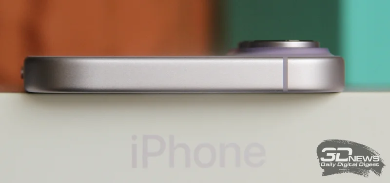  Apple iPhone 17, верхняя грань свободна от функциональных элементов 