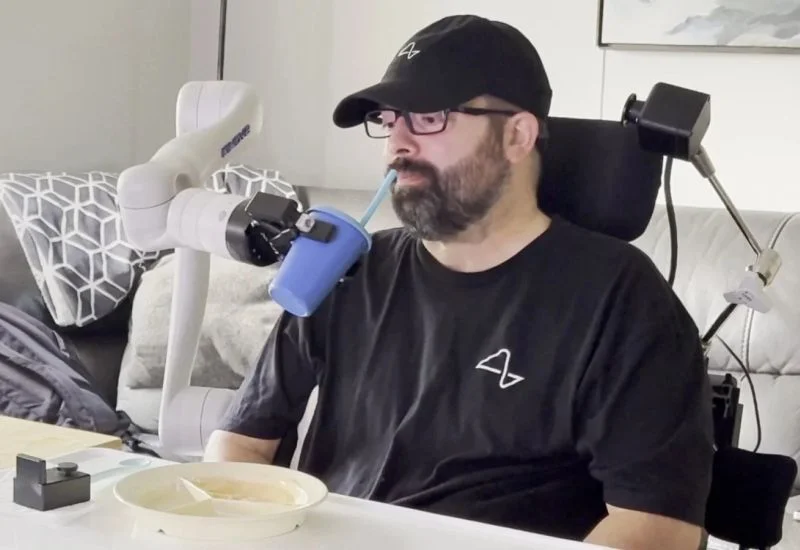 Neuralink: пациент управляет роборукой силой мысли