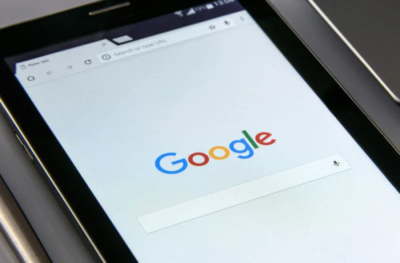 Конец эпохи поисковиков: ИИ-помощники отбирают у них четверть трафика