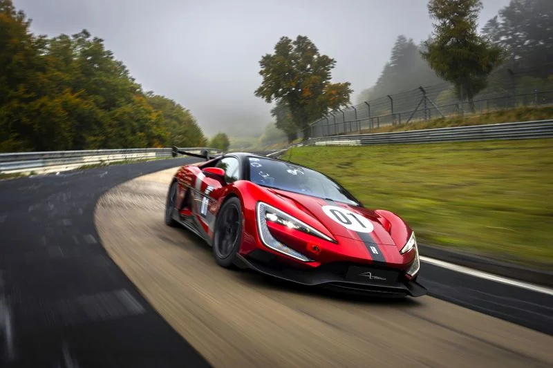 Рекорд Нюрбургринга побит: первый электрокар, уложившийся в 7 минут