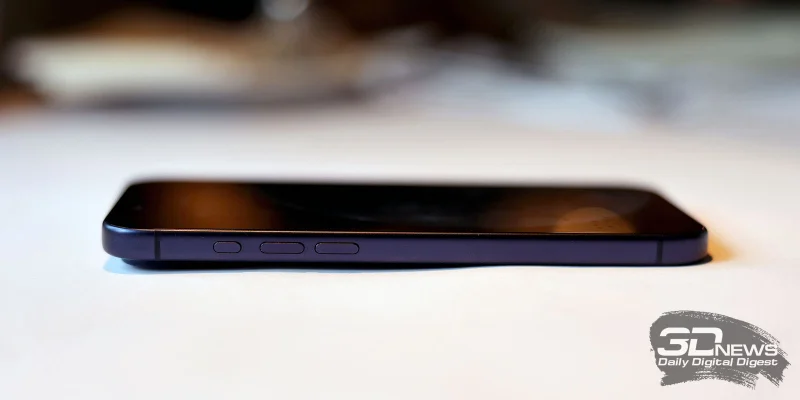  Apple iPhone 17 Pro Max, левая грань: клавиши регулировки громкости и Action-клавиша 