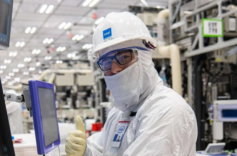 Intel показала прибыль, уволив десятки тысяч сотрудников за несколько недель