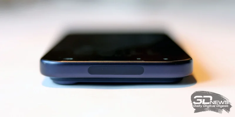  Apple iPhone 17 Pro Max, верхняя грань без функциональных элементов, но с площадкой для вывода антенны 5G-модема 