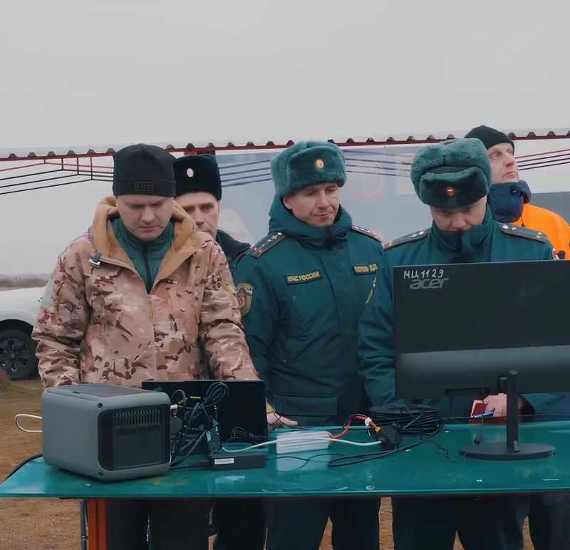 МЧС испытало дроны-пожарные для небоскребов: тушение с воздуха без проводов