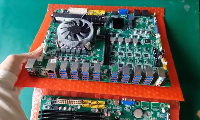 Обнаружена уникальная материнская плата с 36 портами USB для массовых звонков