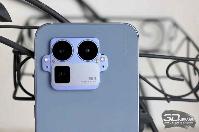  ealme GT 8 Pro со снятым кожухом блока камер 