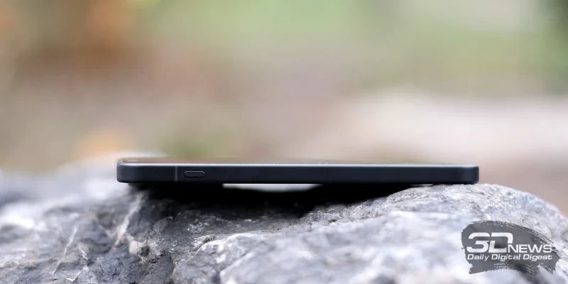  OnePlus 15, левая грань: многофункциональная клавиша 