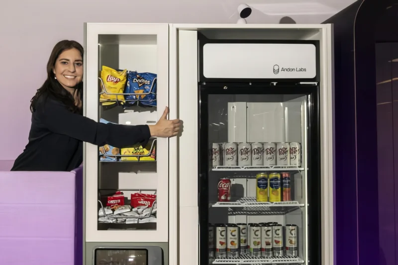  Возможно, именно эта приветливая, милая журналистка по имени Джоанна Стерн (Joanna Stern) и разагитировала незадачливого Клавдия начать бесплатную торговлю (источник: Wall Street Journal) 