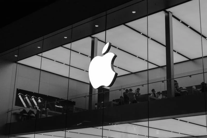 Великобритания хочет встроить цензуру в iOS и Android: доступ к контенту 18+ только по паспорту