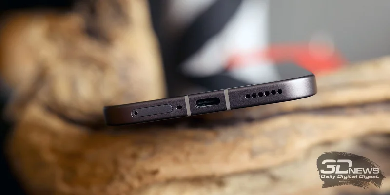  Infinix NOTE 60 Pro, нижняя грань: слот для SIM-карт, микрофон, порт USB Type-C, динамик 