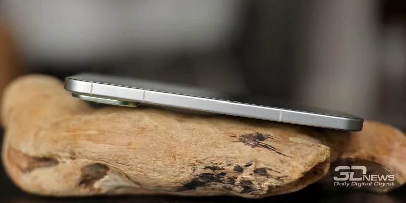  HUAWEI nova 15 Pro, левая грань без функциональных элементов 