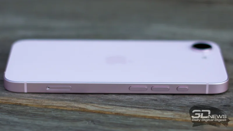  Apple iPhone 17e: слот для SIM-карты, клавиши регулировки громкости и Action-клавиша 