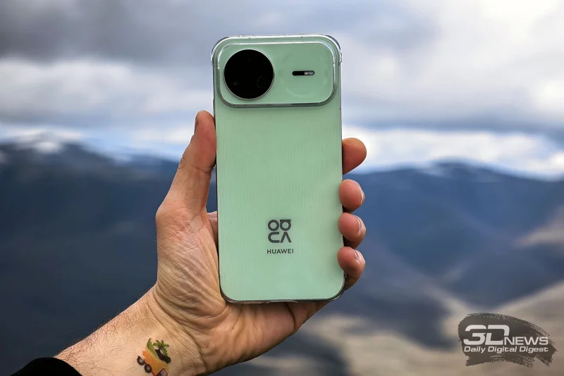  HUAWEI nova 15 Pro в комплектном чехле 