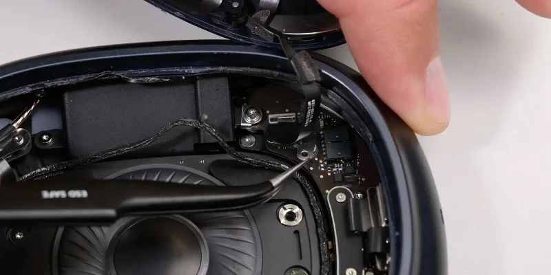 iFixit вскрыли AirPods Max 2: внутри всё осталось по-старому