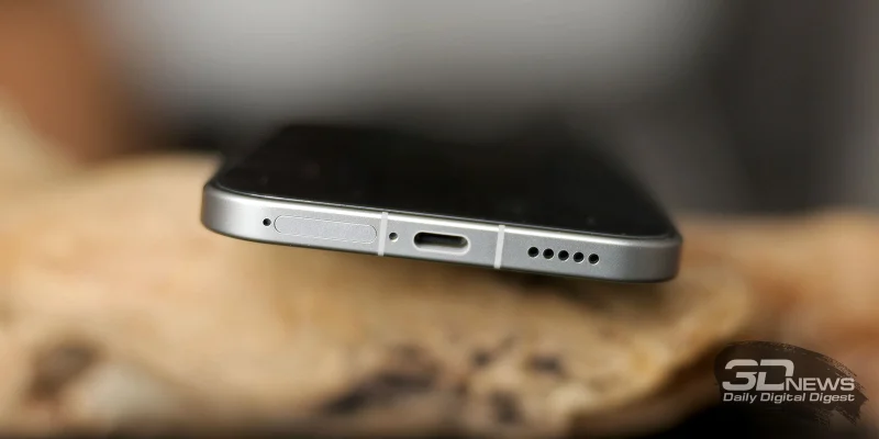  HUAWEI nova 15 Pro, нижняя грань: слот для двух SIM-карт, микрофон, порт USB Type-C, динамик 