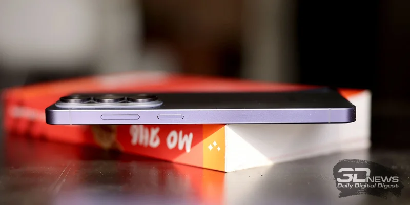  Samsung Galaxy S26 Ultra, правая грань: клавиши регулировки громкости и питания 