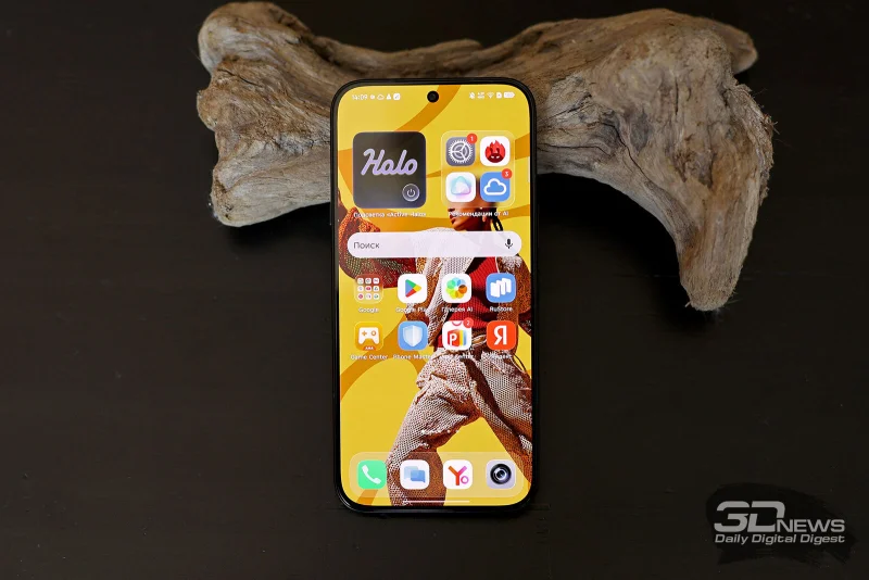  Infinix NOTE 60, лицевая панель: фронтальная камера в индивидуальном отверстии, под верхней кромкой – разговорный динамик 