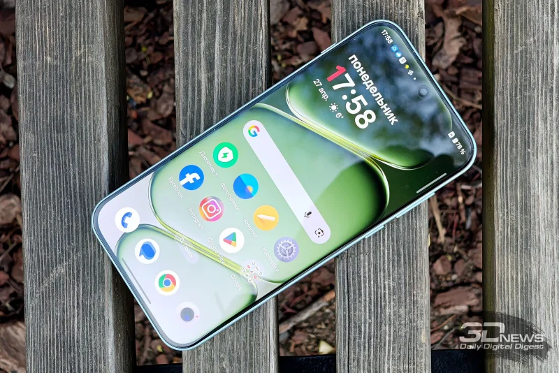  OnePlus Nord 6, лицевая панель: по центру в верхней части экрана – фронтальная камера, под верхней кромкой – разговорный динамик 